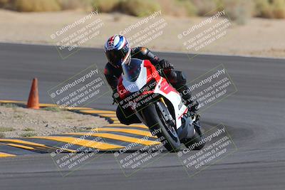 media/Oct-08-2022-SoCal Trackdays (Sat) [[1fc3beec89]]/Turn 10 (945am)/